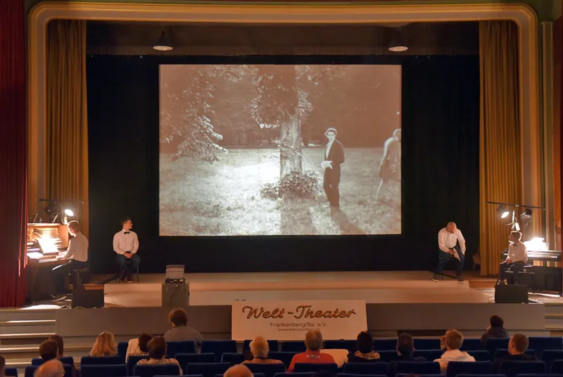 Stummfilm und Klavier im Welt-Theater 05.11.2018 - v.l.n.r. Robin Nahler, Angelo Schmidt, Matthias Hanitzsch, Finn Jakob